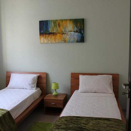 Sunny 2 Bedroom, 2 Bathrooms, Seaside Apt. Sliema Kültér fotó