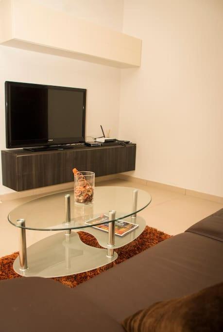 Sunny 2 Bedroom, 2 Bathrooms, Seaside Apt. Sliema Kültér fotó