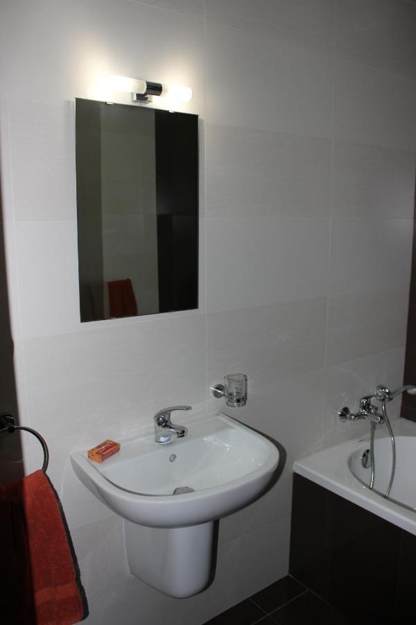 Sunny 2 Bedroom, 2 Bathrooms, Seaside Apt. Sliema Kültér fotó